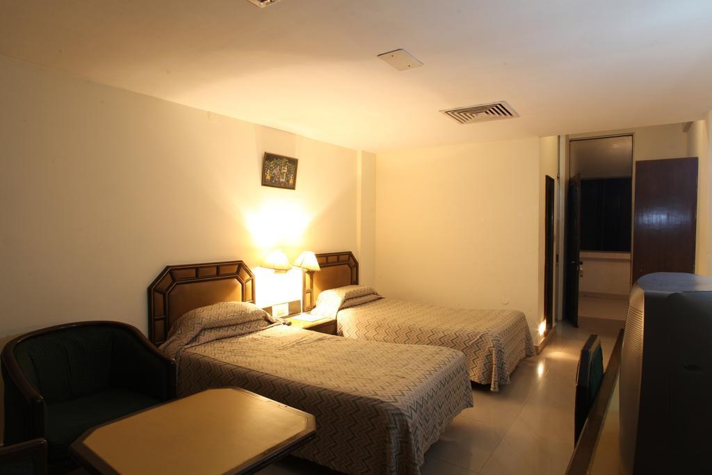 Hotel Jammu Ashok Стая снимка