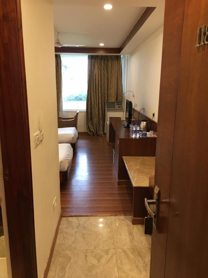 Hotel Jammu Ashok Екстериор снимка