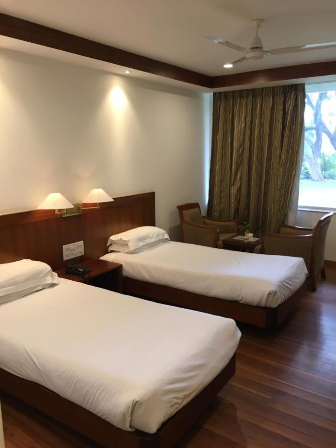 Hotel Jammu Ashok Екстериор снимка