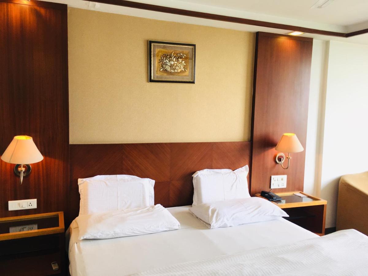 Hotel Jammu Ashok Екстериор снимка