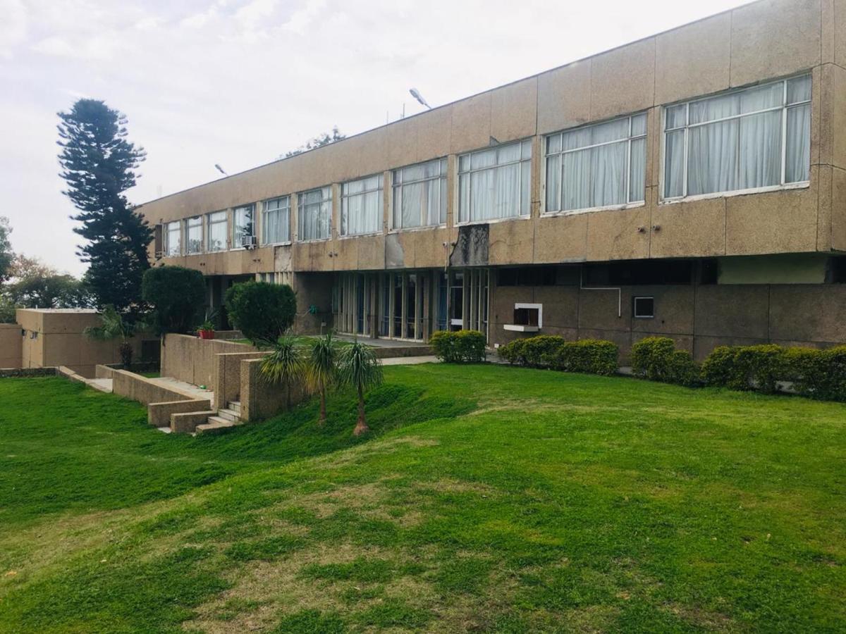 Hotel Jammu Ashok Екстериор снимка
